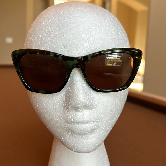 Rebecca Minkoff green and black tortoise shell sunglasses - Picture 4 of 4